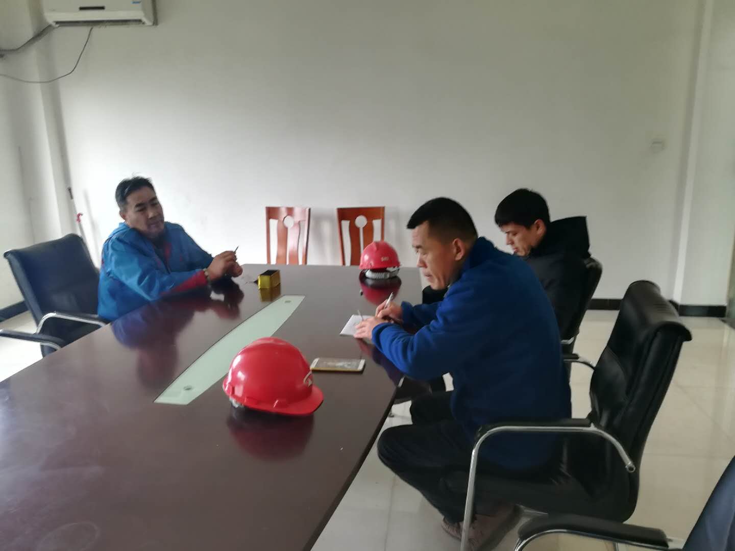 鄭州裕中能源有限公司王工一行到焦作萬(wàn)方項(xiàng)目部考察參觀